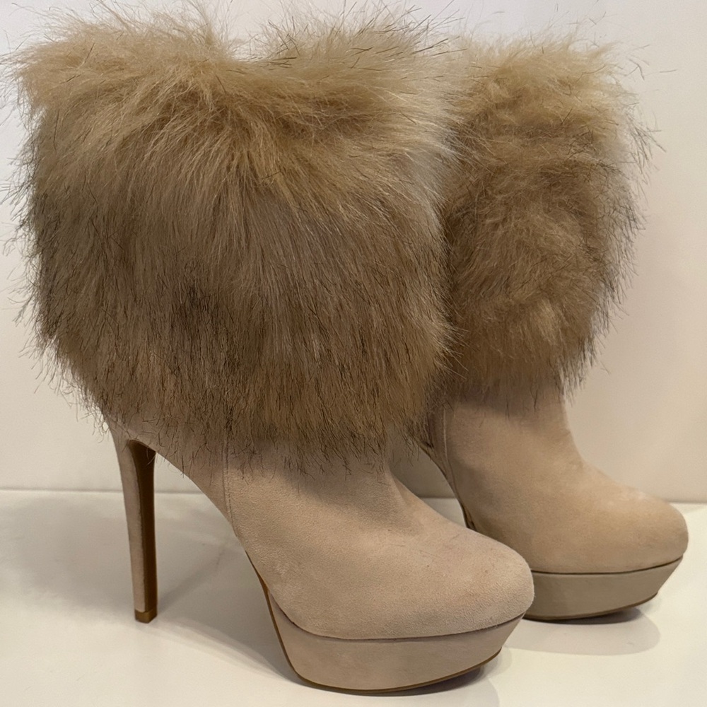 Elegant Tan Fur-Trimmed Women's Boots